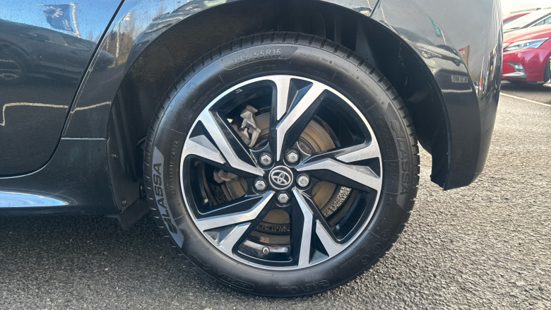 Toyota Yaris 1.5 Hybrid Design 5dr CVT Hybrid Hatchback